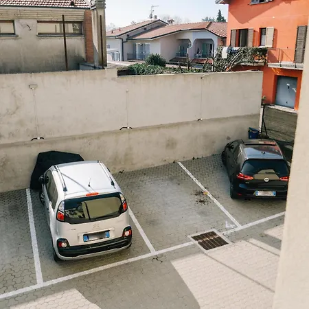 Lora Feathers Suite, Free Parking, Self Check In,4 * Como