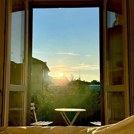 Lora Feathers Suite, Free Parking, Self Check In,4 Como