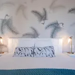 Apartment Lora Feathers Suite 4, Free Private Parking, Self Check-In Como