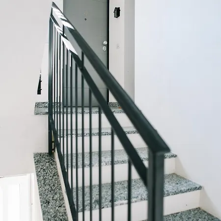 Lora Feathers Suite, Free Parking, Self Check In,4 * Como