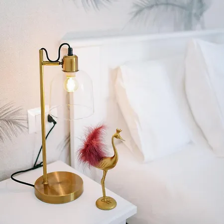 דירה Lora Feathers Suite, Free Parking, Self Check In,4