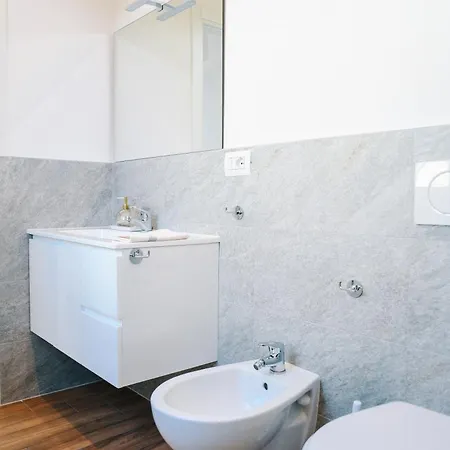 Lora Luxury 4, Free Private Parking, Self Check-in, Air Conditioner קומו