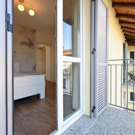 Lora Luxury 4, Free Private Parking, Self Check-in, Air Conditioner コモ