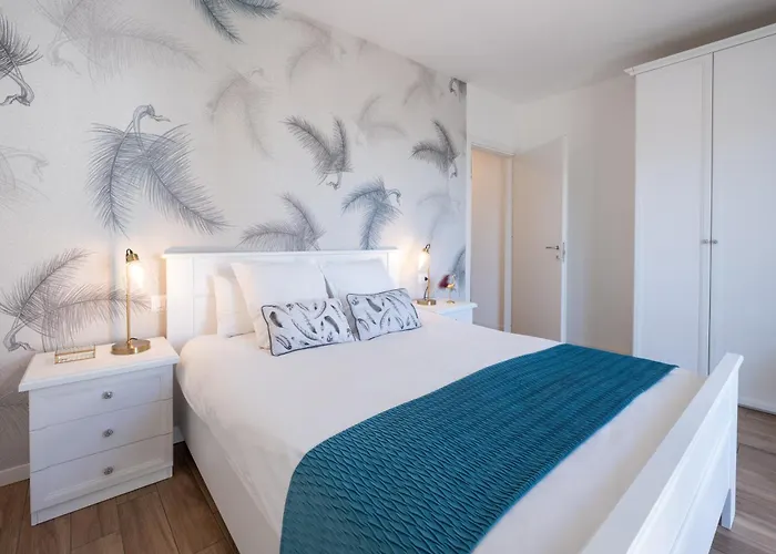 Apartamento Lora Feathers Suite, Free Parking, Self Check In,4 *