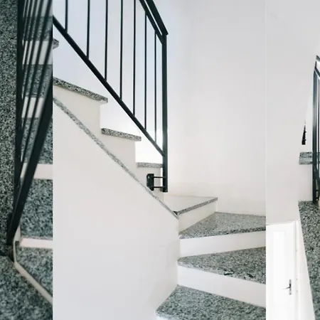 Lora Feathers Suite, Free Parking, Self Check In,4 شقة كومو