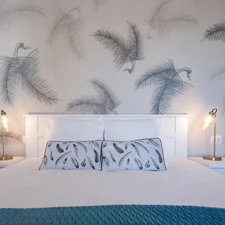 شقة Lora Feathers Suite, Free Parking, Self Check In,4 كومو