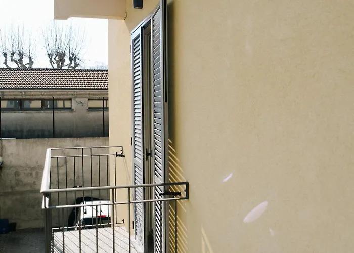 Lora Feathers Suite, Free Parking, Self Check In,4 Appartement Como