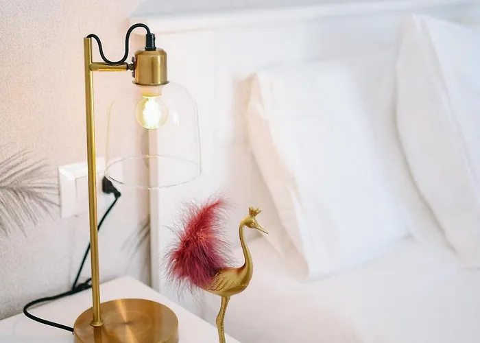 Appartement Lora Feathers Suite, Free Parking, Self Check In,4