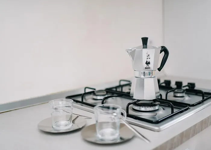 Lora Feathers Suite, Free Parking, Self Check In,4 Como