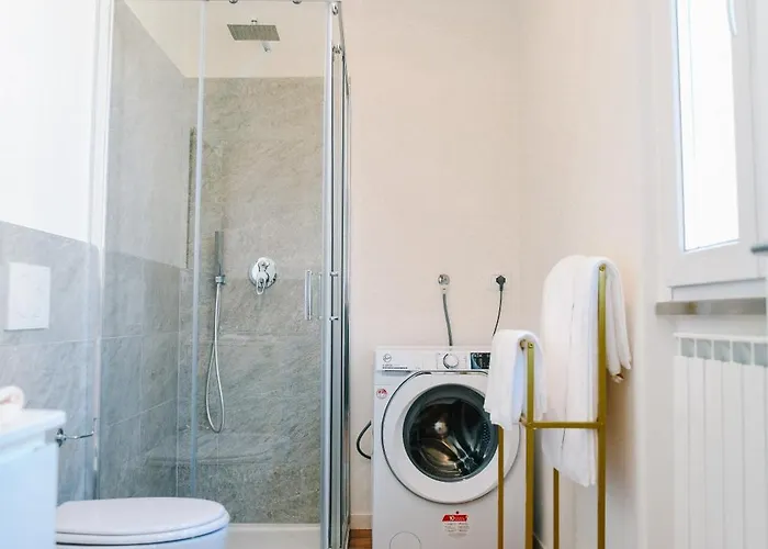 Lora Feathers Suite, Free Parking, Self Check In,4